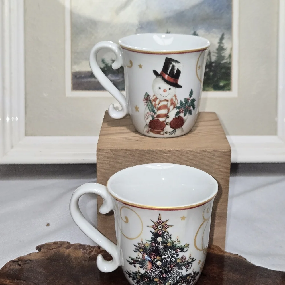 Williams Sonoma 'Twas The Night Before Christmas Rare Set Of Two Espresso Cups.